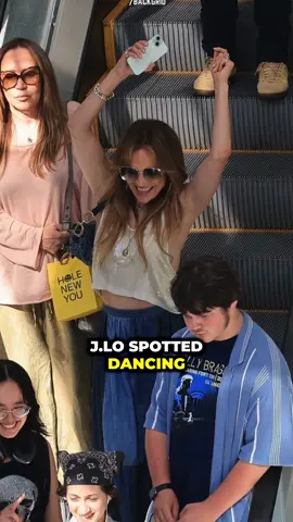 J.Lo dancing & smiling after split! Watch more! . . . #JLo #BenAffleck #Hollywood #CelebrityNews #Viral #Trending #Entertainment #CelebrityDrama #DivorceDrama #CelebrityRumors #Fashion #CelebrityGossip #GlamLife #Foryou #Fyp