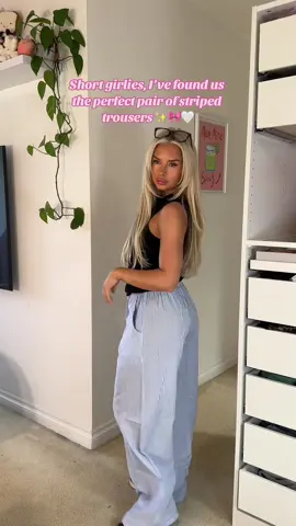 Another @prettylittlething find🎀☁️✨🫶🏼 i have been living in these trousers 🤍 #stripedtrousers #trousers #OOTD #plt #prettylittlething #bluetrousers 