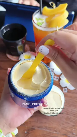 Kem body hỗ trợ dưỡng da trắng sáng. Dùng kiên trì để có hiệu quả như mong đợi nha mí bà #xuhuong #meu_mongmo #lamdep #kembody #duongtrang #duongtrangda #duongtrangbody #kemtrontrangda #kembodytrangda #reviewlamdep #kemtronmientay #goclamdep #kembodytrắngda #chamsocda 