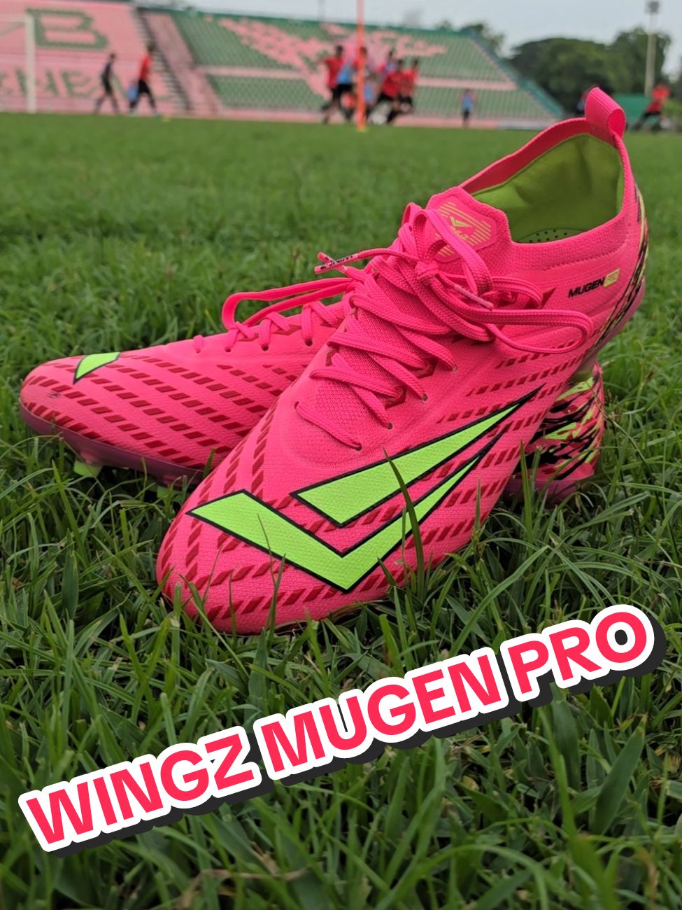 ลองใส่ครั้งแรก WINGS MUGEN PRO PINK #รองเท้าฟุตบอล #wingz #wingzmugenpro #tiktokการกีฬา 