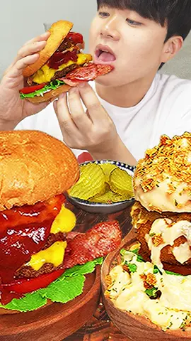 Youtube➡GONGSAM TABLE 이공삼 #foryou #foryoupage #foru #fyp #foryourpage #ASMR #먹방 #푸드 #틱톡푸드 #mukbang #mukbangkorean #cookingasmr #cooking #cook #Burger #Shrimp #hotdog #Hashbrowns #Cheese #chicken #햄버거 #새우버거 #베이컨버거 #핫도그 #해쉬브라운 #치즈스틱 #치킨