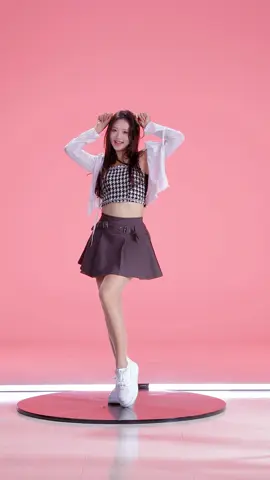 안무 넘 조아❤️‍🔥 #newwomanchallenge 왼쪽으로 계속 움직이는 원판,,🕳️😝 #kpop #원픽이엔티 #dance #강수경 #강수경치어리더#onepickent #fy 