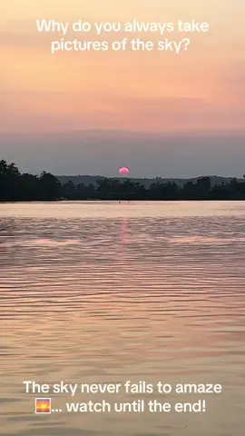Why are you always taking pacture of the Sky? Becuase he delivers a live painting!  #creatorsearchinsights #sunset #boatlife #sunsetcruise #ohioriver #warsawkentucky 