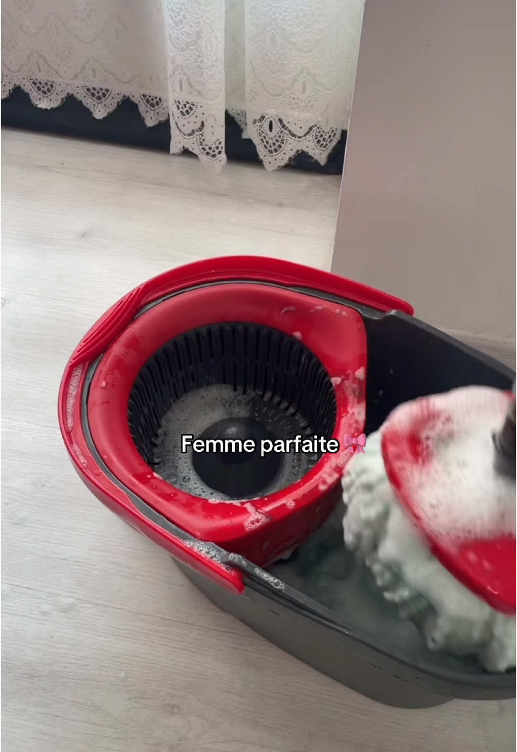 Femme parfaite et mariable 🎀🧹✨ #pourtoi #nettoyage #CleanTok #pourtoipage #cleaning #menagepropre #fyp #menage #femmeamarier #femmeparfaite #femmecapable #maisonpropre #cleantime #maisonpropre #foryourpage #cleanwithnjo 