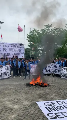 Orasi @Wahyudi Korlap Aliansi Mahasiswa UIN Suska Menggugat #demomahasiswa  #mahasiswauin #uinsuskariau  #RapormerahrektorUinSuska  #bacakaptime 