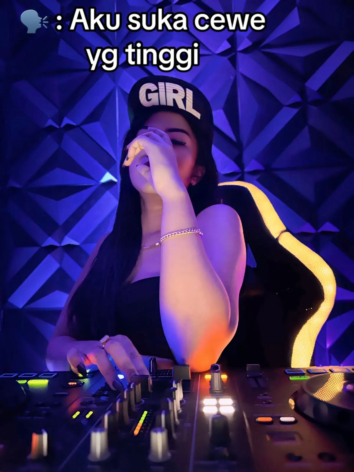 👀👀