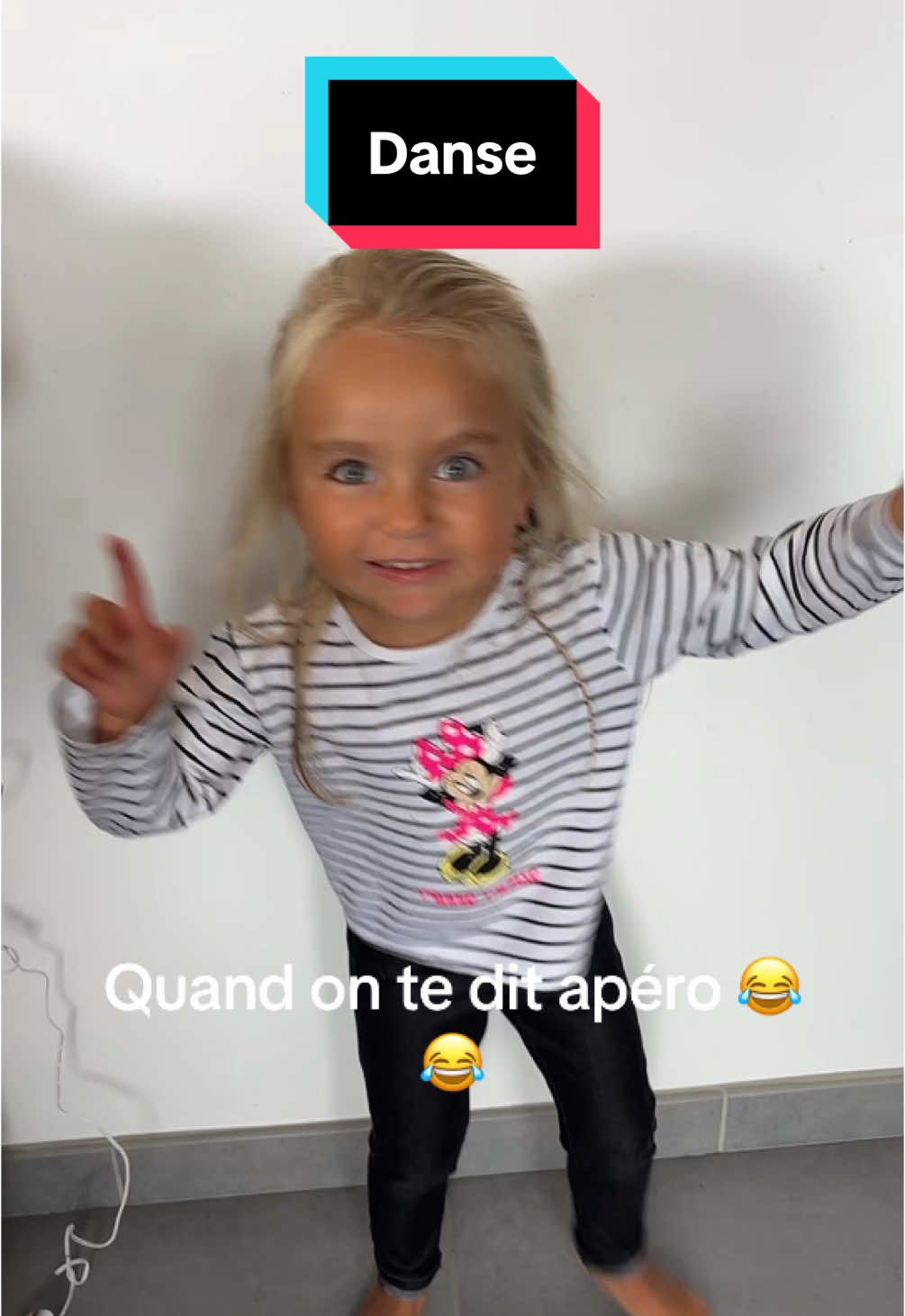 Casse la demarche comme Méliana!! #enfant #fille #drole #danse #demarche #pourtoi 