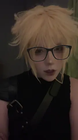 - #CLOUD ; Sigh . . { @𝐸𝑚𝑟𝑦𝑧 🪶~ @Robin | pumpie.coser @kyu @junis ! } #lycarionm #cosplay #cloudstrife #cloudcosplay #cloudstrifecosplay #ff7 #finalfantasy #finalfantasycosplay #ilyrobin 