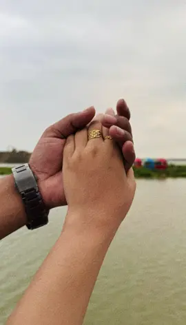 Holding your hand is the best for me 🥹#foryou #fourpage #viralvideo 