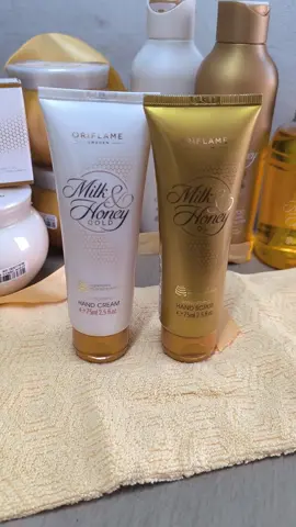 Crema de manos y Exfoliante de manos Milk and Honey  Potencia la absorción y el efecto de tus cremas de manos con estos tips  Patrick Canales  Director Oriflame Código 669615 Celular 944011994 #oriflame #oriflameperu #arequipa #milk #honey #crema #manos #hand #scrub #cuidadodelapiel #oriflamearequipa #milkandhoney 