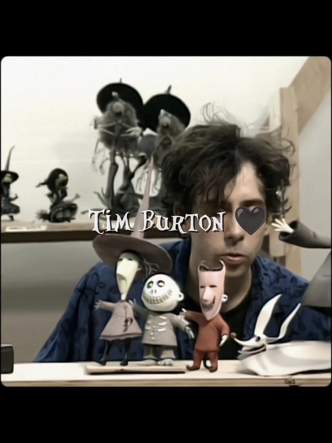 La películas de Tim Burton son una curita al corazón 🥺🖤 Se que el extraño mundo de Jack es de Henry Selick pero solo quise agregar esa escena donde Burton sale en el set por qué él también fue parte de la producción de la peli (el creo la historia, personajes, estilo etc) pero de igual forma no agregue la peli al vídeo como parte de sus películas :)  #Edit #TimBurton #elcadaverdelanovia #corposebride #aliciaenelpaisdelasmaravillas #bettlejuice #eljinetesincabeza #sweeneytodd #frankiewinnie #eljovenmanosdetijera #edwardscissorhands #Viral 