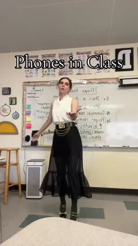 Wait, let it ring. 💃 #teacher #dance #school #joking 