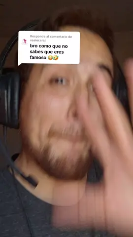 Respuesta a @vasiecaraj Famoso? Nah.... 🤣🤣 #famoso #fama #clips #fyp #fypシ゚viral #fypage #viral #fyppppppppppppppppppppppp #comedia #humor #divertido #sketch #Vlog 