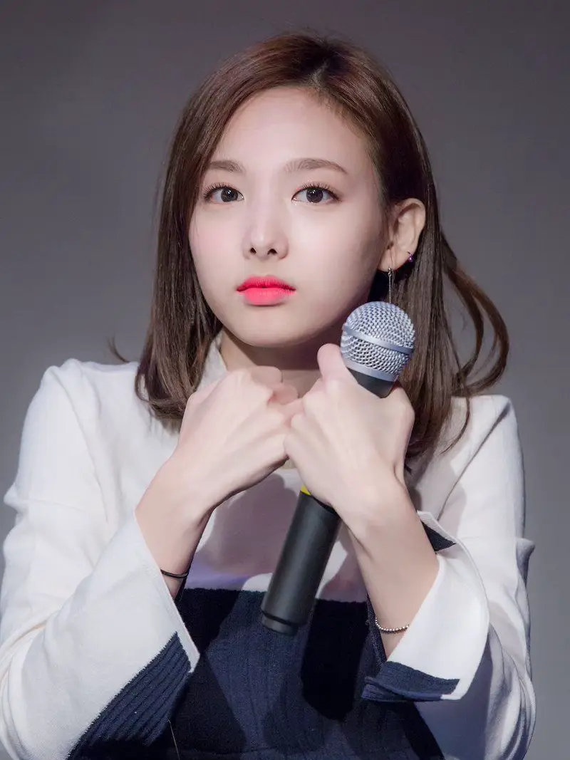 She looks so cute #fyp #fypシ #fypage #fypdongggggggg #fypシ゚viral #fyppppppppppppppppppppppp #nayeon #twice #ナヨン #foryoupageofficiall #tiktokphiliippines 