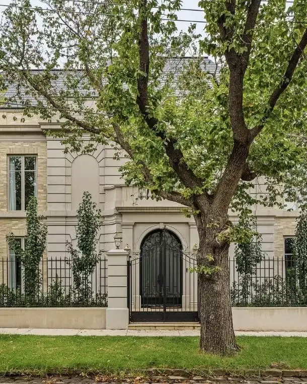 Toorak Residence - sold today #MELBOURNEHOUSESPOTTERS 