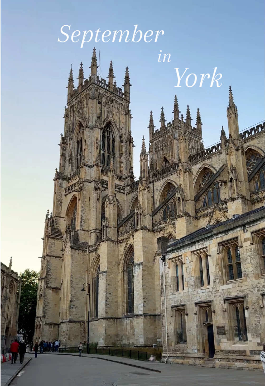 Welcome to September in York, England 🍁🍂🥐🍄🦊🌅 #york #yorkshire #yorkminster #yorkminstercathedral #yorkminsterofficial #visityork #visityorkshire #yorkuk #yorkengland #yorkenglandtravel 