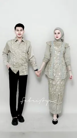 Set couple kebaya satin by @eracloth.id 😍 cantik bgt ✨@𝗙𝗘𝗕𝗥𝗜 @𝗔𝗬𝗨 #fyp #rekomendasi #kebayacouple #kondangan #foryou #withayang #ootdkondangan #inspirasioutfit #lamaran #lewatberanda 