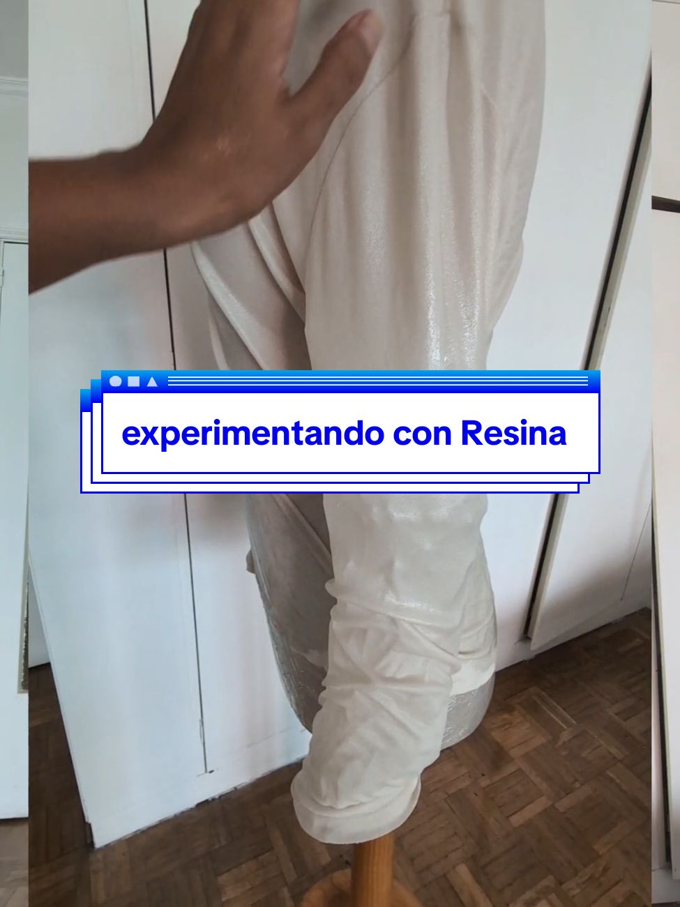 empieza septiembre y con ello mos ganas de experimentar con nuevos materiales señoras y señoras la primera parte de trabajando con Resina jiji lo único que digo es que continuará jjjj #modaentiktok #resina 