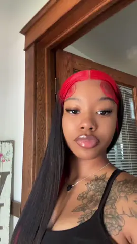 thts some bad lil shttt 🫵🏽 pre-colored wig from @OQHAIR #foryoupage #fyp 