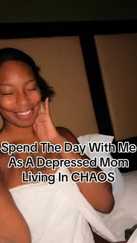 Depressed mom living in CHAOS, the video go more and more chaotic as it went on 😂 #depression #depressedmom #MomsofTikTok #GRWM #spendthedaywithme #singlemom #singlemomlife #CleanTok #foryou #hospitallife #realisticmomlife #chaos #hospital 