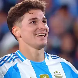 t amo araña🕷🤟🏻 #julianalvarez #alvarez #seleccionargentina #gol #argentina #chile #laarañaquepica #parati #fyp #xzybca #viralvideo #viral #tiktok @tiktokglobal @TikTok 