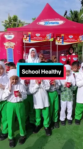 Program minum susu Zee di SD Al-Azhar Syifa Budi Samarinda bertujuan untuk memberikan gizi yang baik kepada siswa dan memperhatikan kesehatan tulang mereka. Program ini merupakan bagian dari School Health (Jum'at Gizi) Program yang fokus pada kesehatan tulang. Selain minum susu, petugas juga menempel stiker pengukur tinggi badan di setiap ruang kelas. #kaltim #samarindatiktok #literasi #anaksholeh #indonesiasehat #jumatberkah #school #healt #samarindahits 
