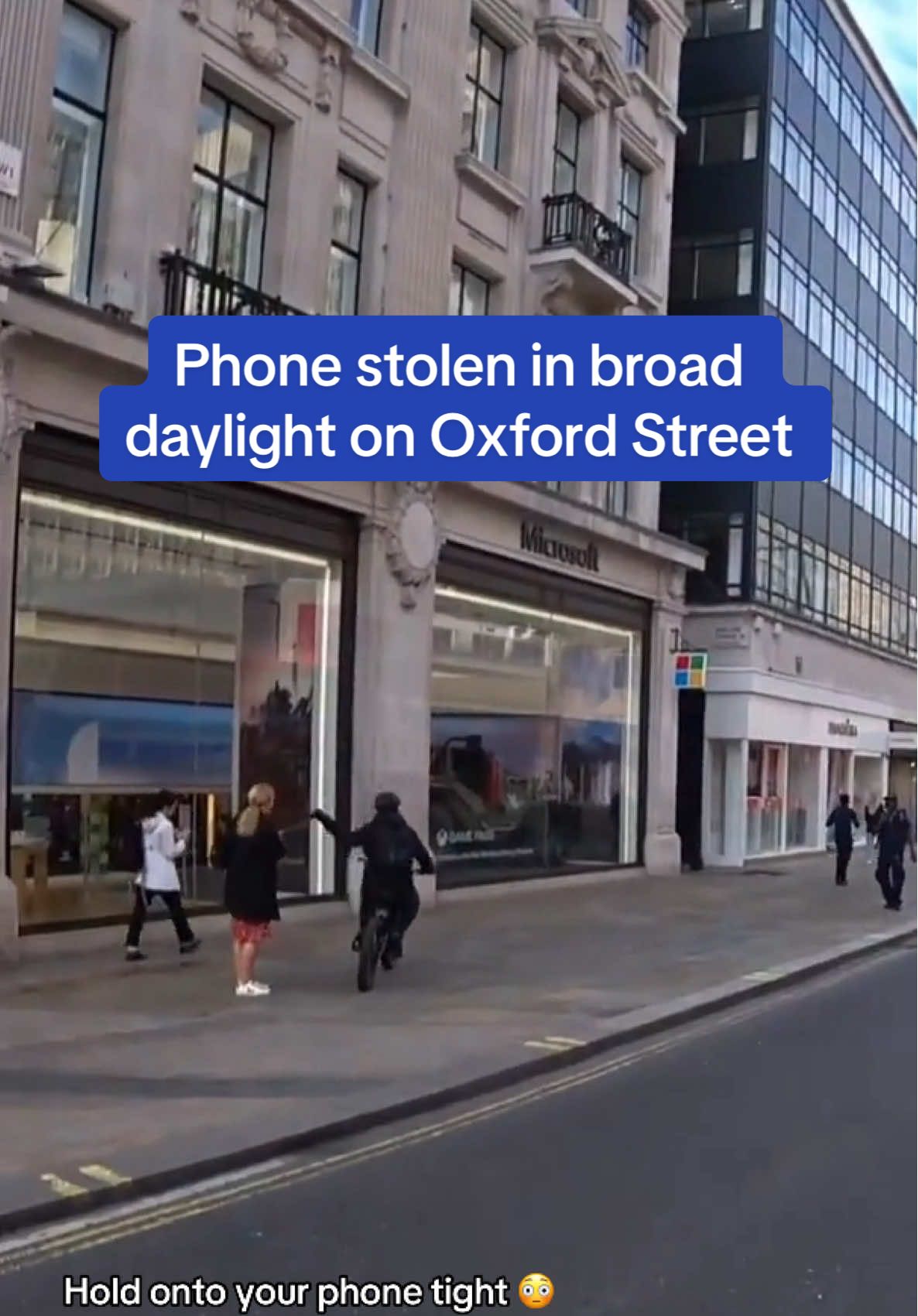 Oxford Street is not safe for your phone 😬 A woman in Central London became the latest victim of thieves who use bikes to sneak up on unsuspecting phone-users. A Twitch streamer captured the moment it happened.  🎥 Newsflare  #theft #oxfordstreet #london #crime #ukcrime #centrallondon #news #phonestolen #iphone 