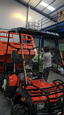 ATV khusus utk pertanian dan sawit. inovasi baru dari MATSUMOTO, menghadirkan mesin ATV yg memiliki cargo dibelakangnya. dengan gardan 4x4, sangat memudahkan operator utk bermanuver. utk pemesanan bisa hub w@ O8 111 3 7 9 23O #atv #atvfarm #alatangkut #matsumoto 