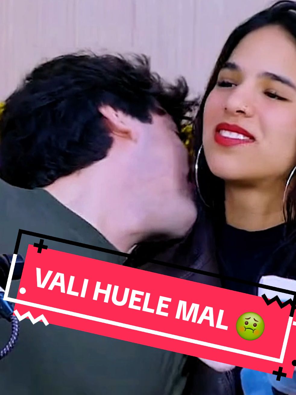 😅NADA ES PERFECTO 😅 @valivalilon @Alonso @CholoSoy #chiste #comedia #risas #parati #Love #amor #likes #follower #clip #clipero_mac_p #streaming #like #amigos #Perú #amigas #chipeos #siempretarde 