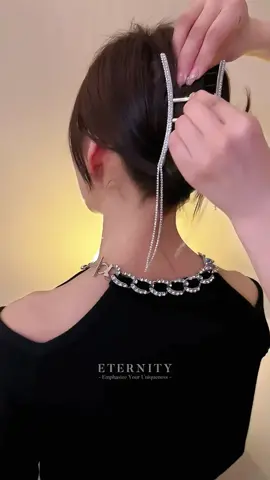 🤍✨ #hairclip #hairaccessories #easyhairstyles #cutehairstyles #hairstyle #fallhairstyles #clawclip #beadedjewelry #hairtutorial #diamond #eternity #aesthetic 