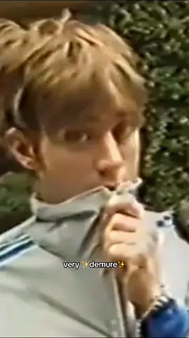 very cutesy very mindful 🥹  #damonalbarn #blur #90s #britpop