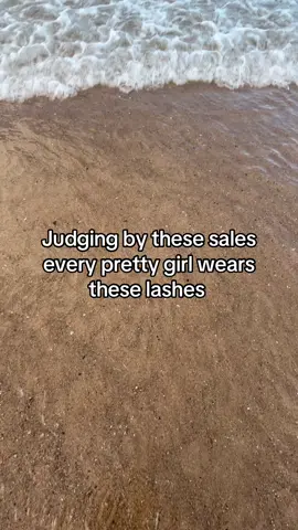 Every girl is wearing these rn #titkokshop #viral #tiktokmademebuyit #eyelashes 