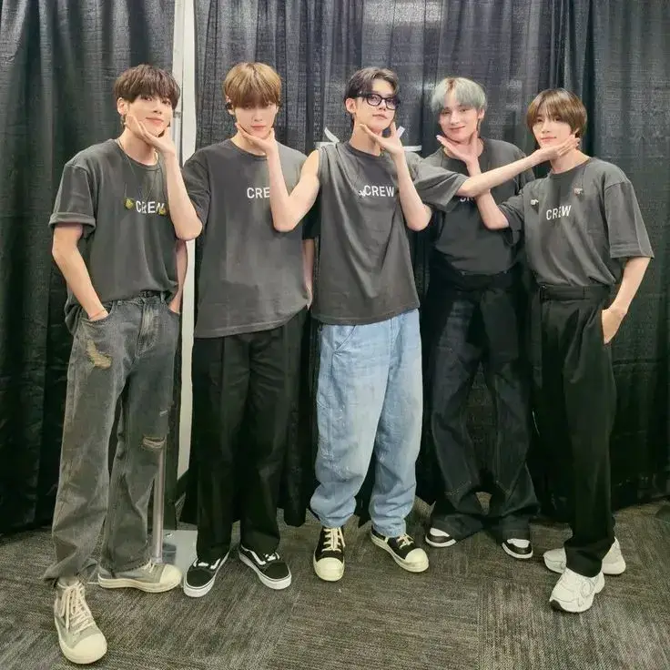 ✨️✨️✨️txt whole group pictures ✨️✨️✨️  🦊🐰🐻🐱🐧#fyp #pti #txt #txt_bighit_official #yeonjun #soobin #beomgyu #tae #taehyun #hueningkai #pictures #musica #foto #meme #famous #singers #kpop #kpopfyp 