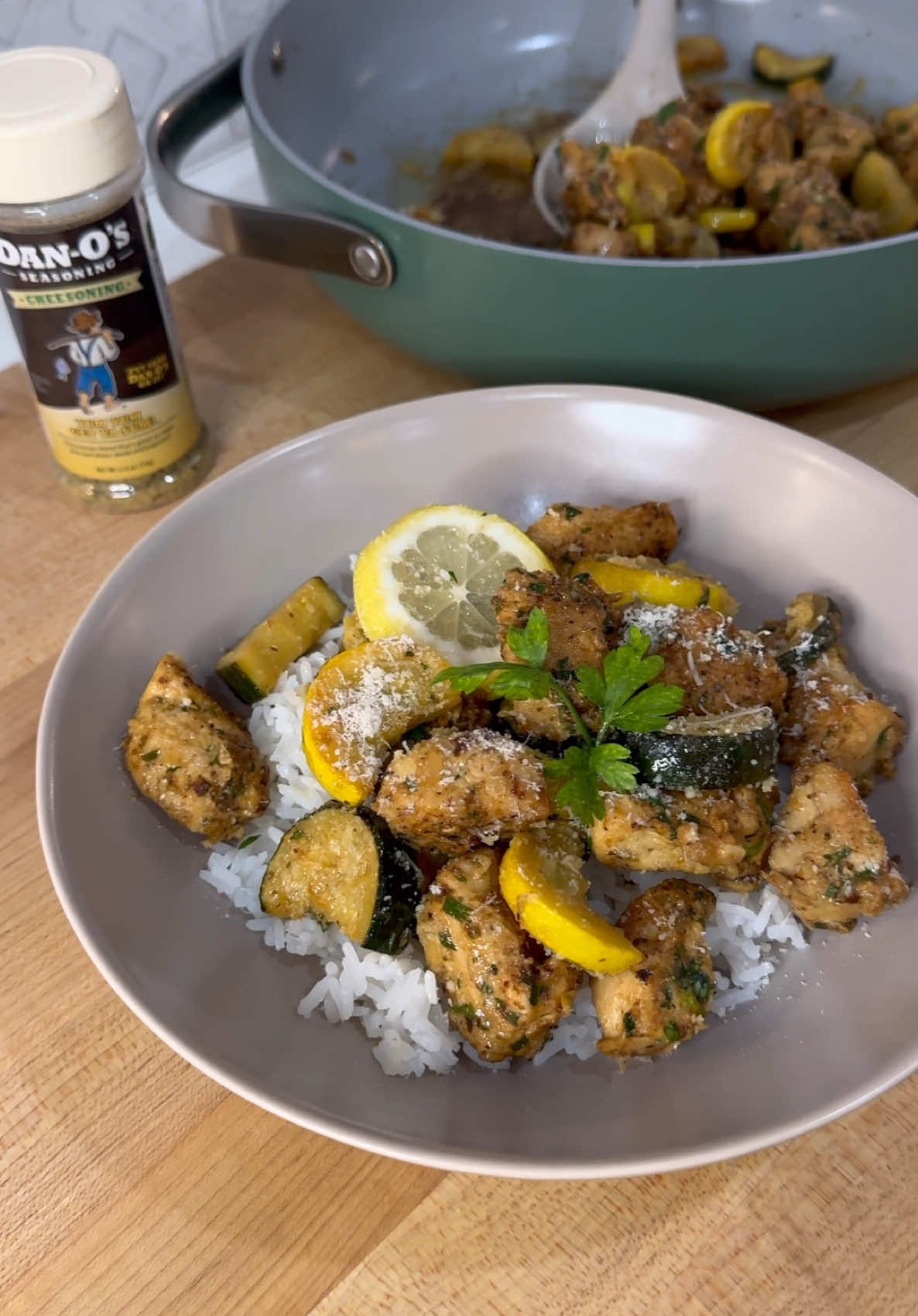 ONE PAN MEALS EPISODE #13: Lemon Parmesan Chicken & Squash Skillet✨ I made this yummy one pan dinner the other night using @Dan-O’s Seasoning Cheesoning blend which is absolutely delicious and gave this skillet so much flavor with minimal effort 😋 the Cheesoning blend is a mix of Parmesan and Italian herbs and adds so much flavor to a dish! Truly the perfect weeknight dinner 👏🏽 #danospartner #savorthesummer  #onepan #onepanmeal #onepanrecipe #onepandinner #onepandinners #easydinner #DinnerIdeas #dinneridea #dinnerideas #dinnertonight #healthyrecipes #healthyrecipe #dinnerinspiration #weeknightdinner #weeknightmeals #weeknightmeal #fyp #nashville #nashvilleblogger #nashvillefoodblogger 