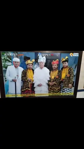 Al-fatihah untuk sultan Buton ke-40. La Ode Muhammad Izat Manarfa, semoga Allah SWT ,tempatkan beliau di tempat yang terbaik. sultan Buton ke-40 La Ode Muhammad Izat Manarfa Meninggal dunia pada Selasa ,26 Maret 2024. #butonpride🏝 #sultra #kendari #baubau #pahlwan #sultan #buton #situssejarah #indonesia #fypシ #masukberanda #fypviralシ 