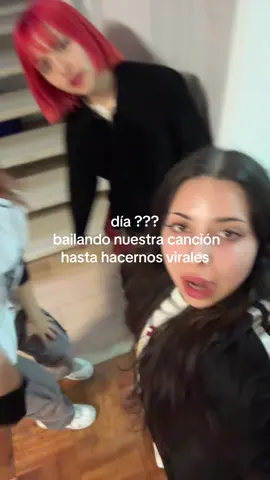 es un remake de 'here we go' de nsync 😁🤍‼️ #chile #fyp #girlband #pailita #dynasty #girlgroup 