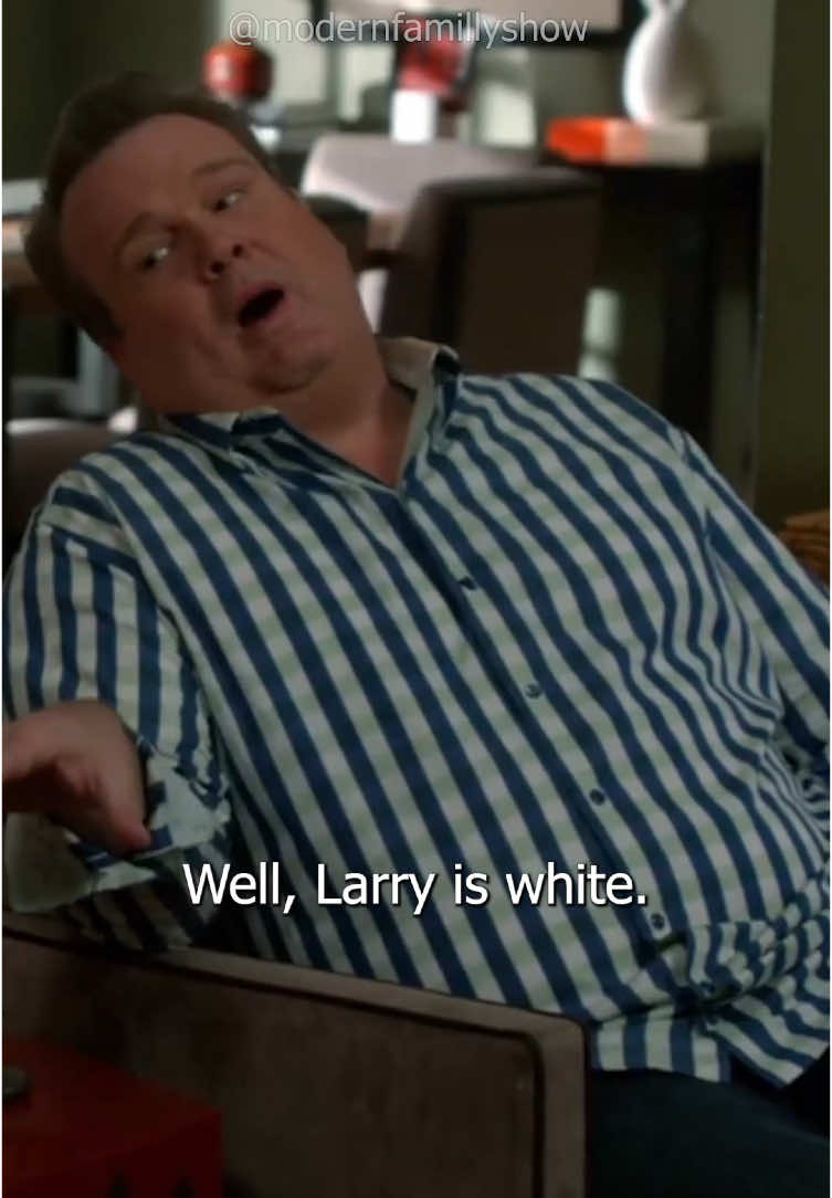 Larry is white 😂😂 #modernfamily #lilypritchett #camerontucker 