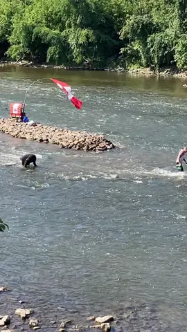 A group of men are building an island by gathering and stacking rocks in the middle of the Grand River in Cambridge.  #cambridge #waterloo #waterlooregion #cambridgetimes #kitchener #kwcnews #kwc #conestogacollege #newsupdate #waterlooontario #cambridgeontario #fyp #fypシ #newsupdate #newstiktok #island #kitchenerontario🇨🇦 #viralvideo #viraltiktok #makethisvideogoviral 