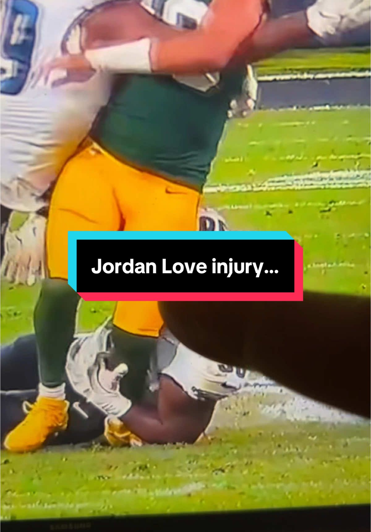 Jordan Love injured with 6 seconds left in the game. Could be anything from a high ankle sprain to an acl/mcl injury #nflfootball #nflcontent #nflnews #greenbaypackers #packers #jordanlove 