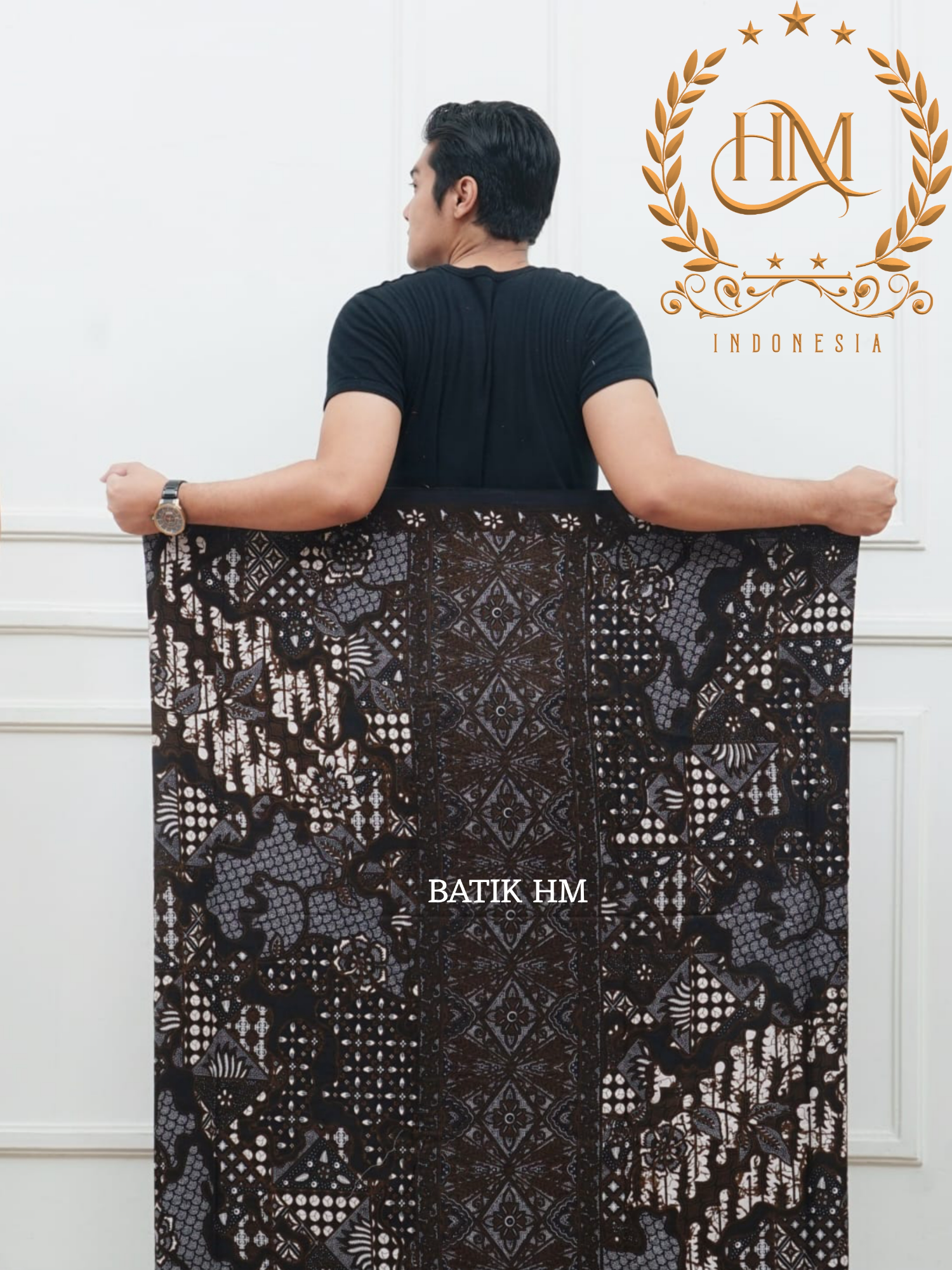 Motif batik ini keren banget, penuh detail unik yang bikin tampilan makin standout dan stylish! Simpel tapi tetap nyentrik! #sarung#sarungan #sarungbatik #batikpekalongan #sarungsantri #santri #batik #batikindonesia #santripondok #gusiqdammuhammad #sabilutaubah #shopeehaul #belanjaditiktok #tiktok #fyp #fypシ゚