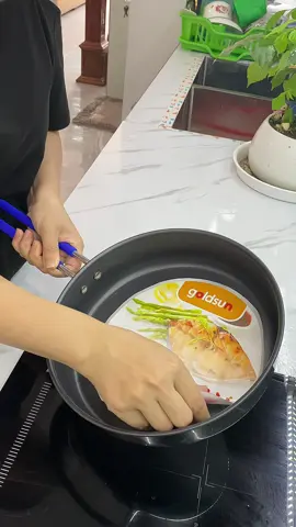 Chảo inox chống dính 5 lớp, không cần dầu, không dính, không cháy. Cũng có thể xào, nấu thoải mái, rất tiện lợi!!! #goldsun #chaochongdinh #noitrothongminh 