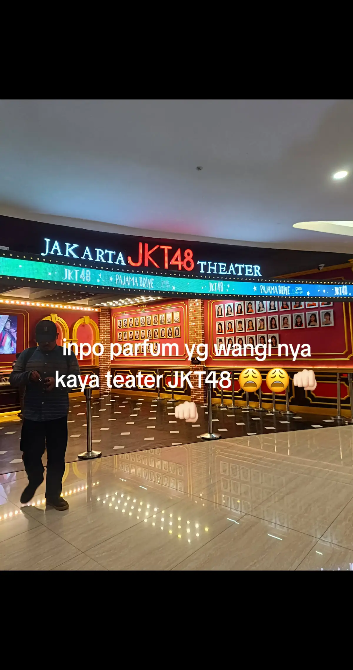 wangi nya enak jirrr plss kasi tau ke aing om  @jkt48.official  👊🏻👊🏻👊🏻#wangi #parfum #teaterjkt48 #jkt48 #jkt48newera #inpo #fyp #fy #gasukaskip📵 #dyp 