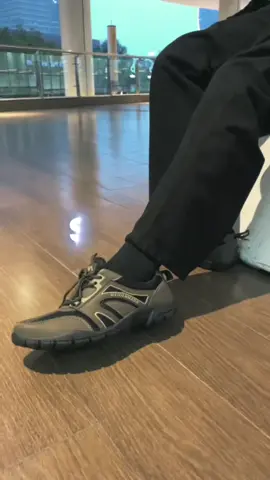 Try on rocket 02 👀 what you guys think of our newest collection?  #weidenmann #WanderExploreTogether #Weidenmann #Weidenmannofficial #Footwear #MenFashion #sneaker 