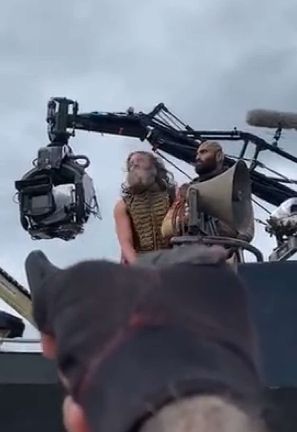 Getting ever so close to the boss @Chris Hemsworth… It’s his double Adam Lytle & the one and only @Matuse  Furiosa out now digitally  #furiosa #mimekill #bts #madmaxsaga #wbpictures 