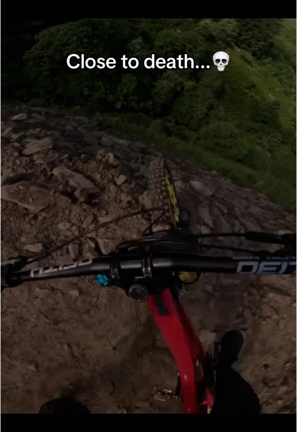 He was close to the void... #foryou #mtbdownhill #mtb #mtblife 