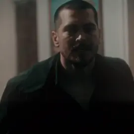 Neyine Güveniyorsun? #içerde #sarpyilmaz #umutyılmaz #kebapçıcelal #fyp #viral #iservethebase #viralsong 