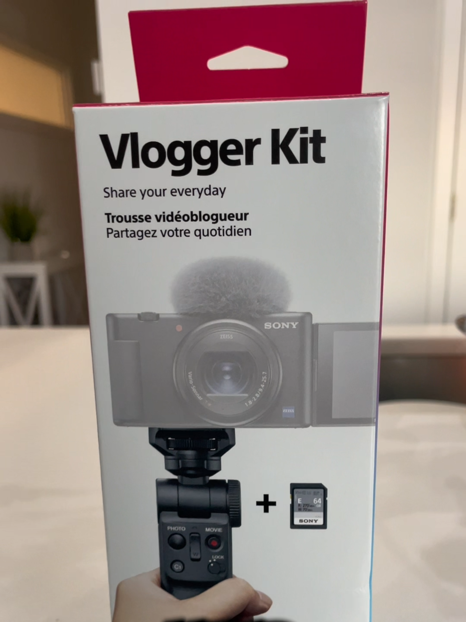 5 reasons why you need the Vlogger Kit, don't take our word for it, take @ms.jassenta. Want a chance to be featured? Tag us! #SonyCommunity #SonyZV