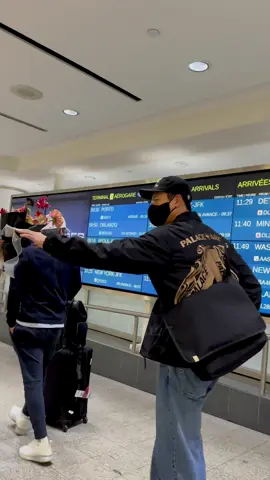 Hyun Bin arrived in Toronto, Canada to attend the world premier for his new movie < Harbin 하얼빈 > at TIFF  #hyunbin #toronto #tiff #harbin #현빈 #하얼빈 #filmfestival #sonyejin #crashlandingonyou 