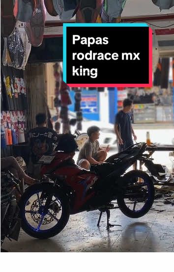 Tetap jd unggulan papas rodrace mxking🔥✅ #fyp #fypシ #fypシ゚viral #fypage #fyppppppppppppppppppppppp #fypdongggggggg #cap #capcut #capcut_edit #capcuttemplate #mxking #mxking150 #MxkingVelegWarnaPink #mxkingsolostyle #mxkingmalaysiastyle #mxkingmodifikasi #mxkingroadrace #mxkingsoloraya #papasjokmotor #jokrodrace #papasjokmotor #papasjokroadrace🤙 #jokmotor #jokmotormurah #sadelmotor #jokcostum @RSM_OFFICIAL 