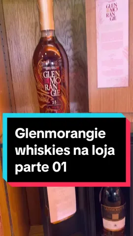 Mostrando todos os whiskies na loja da Glenmorangie, Highlands, Escócia - parte 01